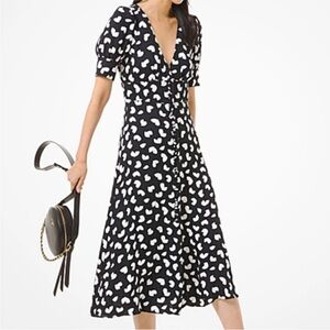 Michael Kors Stylish Black and White Heart Pattern Midi Dress